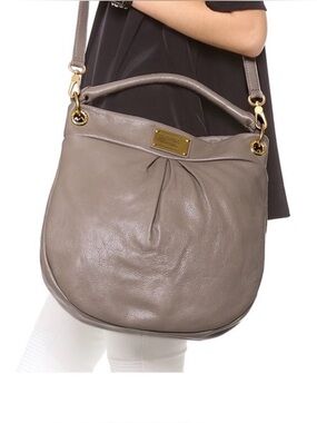 Marc Jacobs Gray Pebbled Leather Shoulder Bag with Gold Plaque